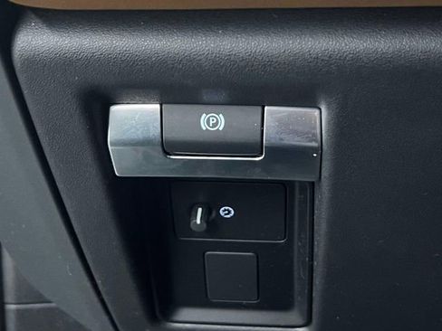 Used 2023 Land Rover Defender 110 X image 19