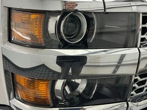 Used 2019 Chevrolet Silverado 2500 W/T image 12