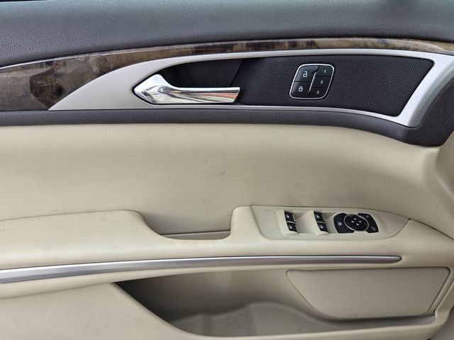Used 2014 Lincoln MKZ w/ Equipment Group 102A Reserve FWD image 17