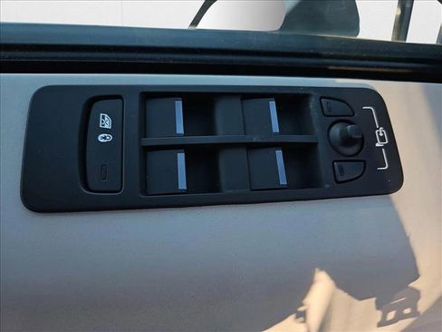 New 2025 Land Rover Discovery Sport S image 27