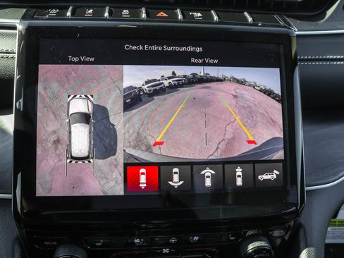 New 2025 Jeep Grand Cherokee Limited w/ Luxury Tech Group II image 22