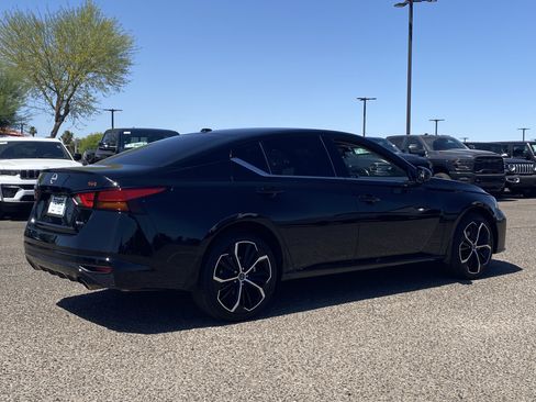 Used 2024 Nissan Altima 2.5 SR AWD/4WD image 5