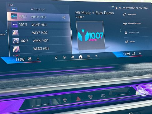 Used 2023 BMW 740i w/ Executive Package image 15