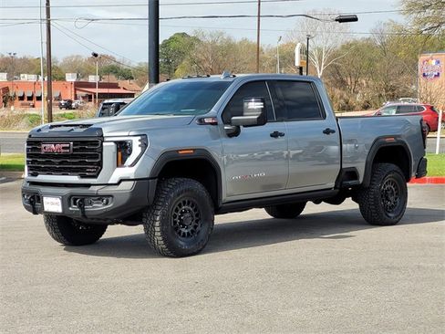 Used 2025 GMC Sierra 2500 AT4X w/ AT4X AEV Edition image 3