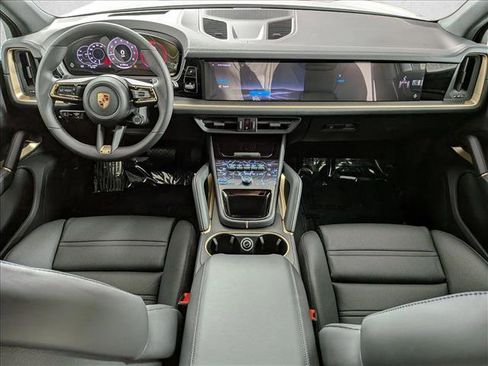 New 2026 Porsche Cayenne image 21