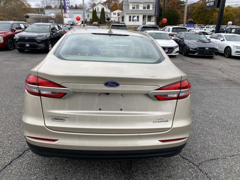 Used 2019 Ford Fusion SE image 4