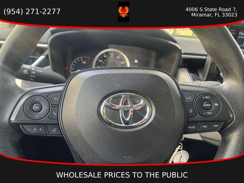 Used 2022 Toyota Corolla LE FWD image 12