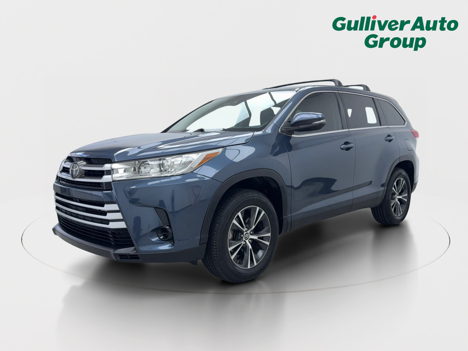 Used 2019 Toyota Highlander LE FWD image 2