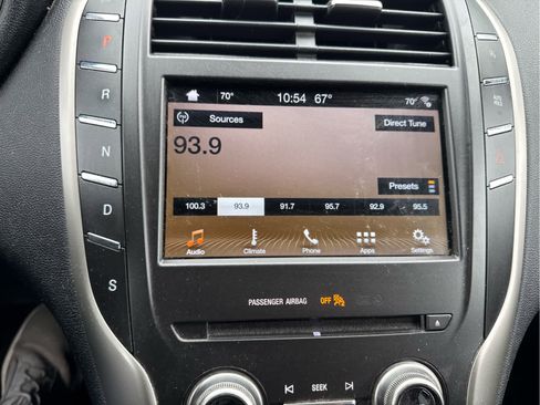 Used 2018 Lincoln MKC Premiere image 8