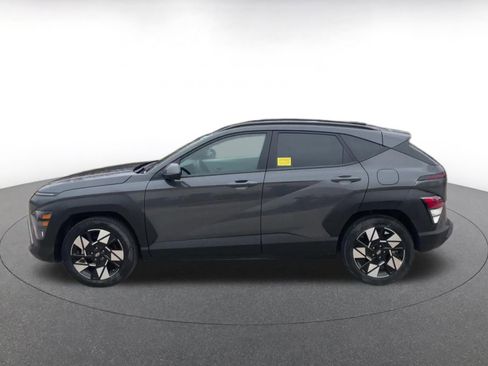 Used 2025 Hyundai Kona SEL image 8