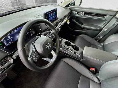 Used 2022 Honda Civic Touring image 12