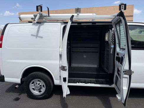 Used 2013 Chevrolet Express 2500 RWD image 15