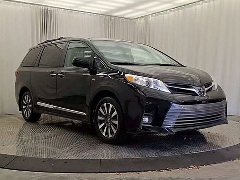 Certified 2020 Toyota Sienna XLE image 5