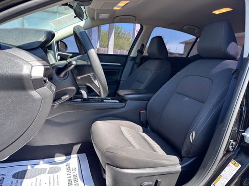 Used 2023 Nissan Altima 2.5 SV AWD/4WD image 17