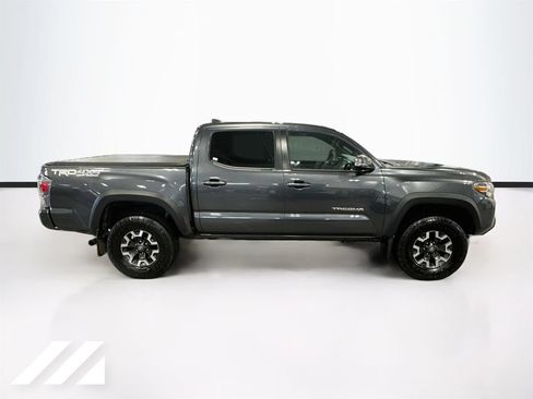 Used 2022 Toyota Tacoma TRD Off-Road w/ Technology Package AWD/4WD image 4