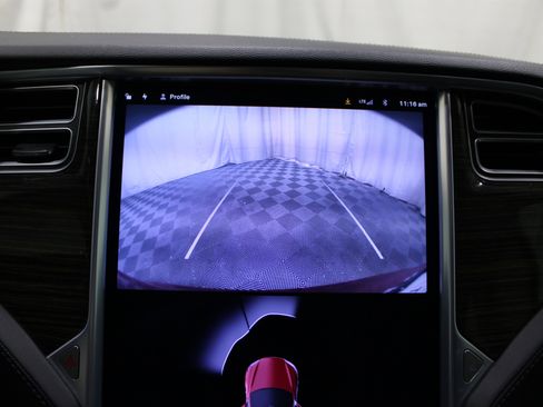 Used 2015 Tesla Model S 70 image 20