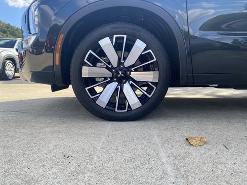 Used 2025 Mitsubishi Outlander AWD image 41