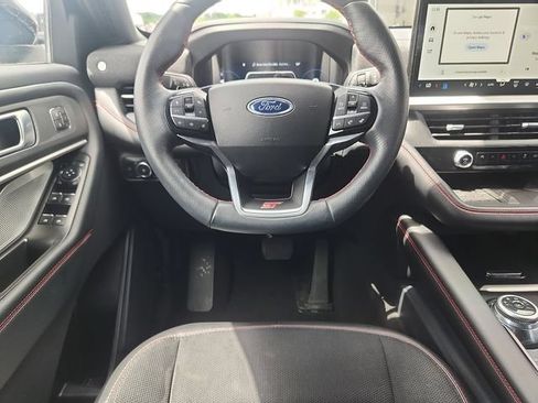 Certified 2025 Ford Explorer ST AWD/4WD image 9