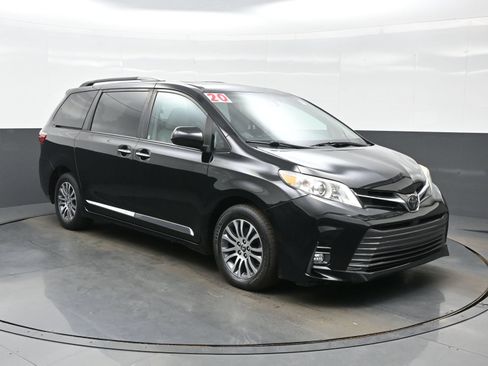 Used 2020 Toyota Sienna XLE FWD image 8