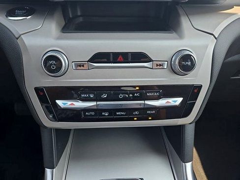 Certified 2023 Ford Explorer XLT w/ Equipment Group 202A AWD/4WD image 20
