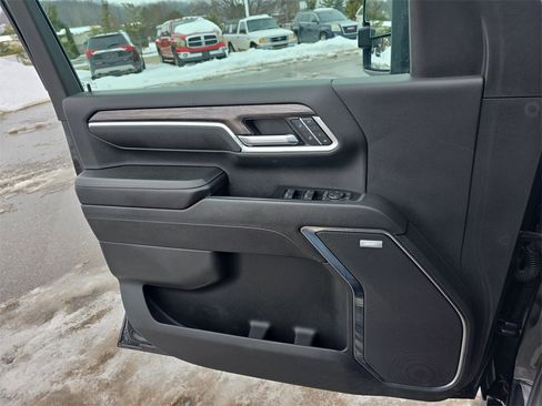 Certified 2024 Chevrolet Silverado 2500 LTZ w/ LTZ Convenience Package image 26