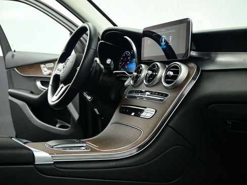 Used 2022 Mercedes-Benz GLC 300 4MATIC image 26