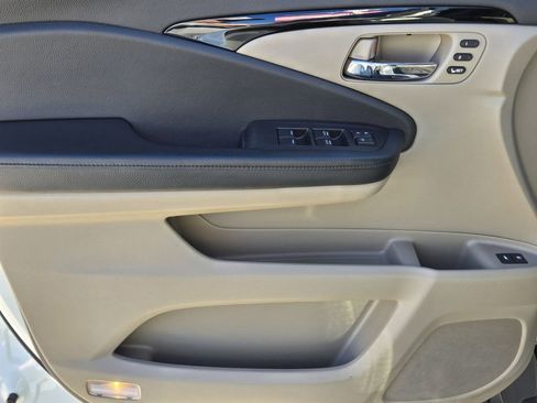 Certified 2018 Honda Pilot Touring image 33