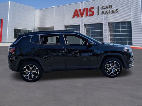 Used 2025 Jeep Compass Limited image 5