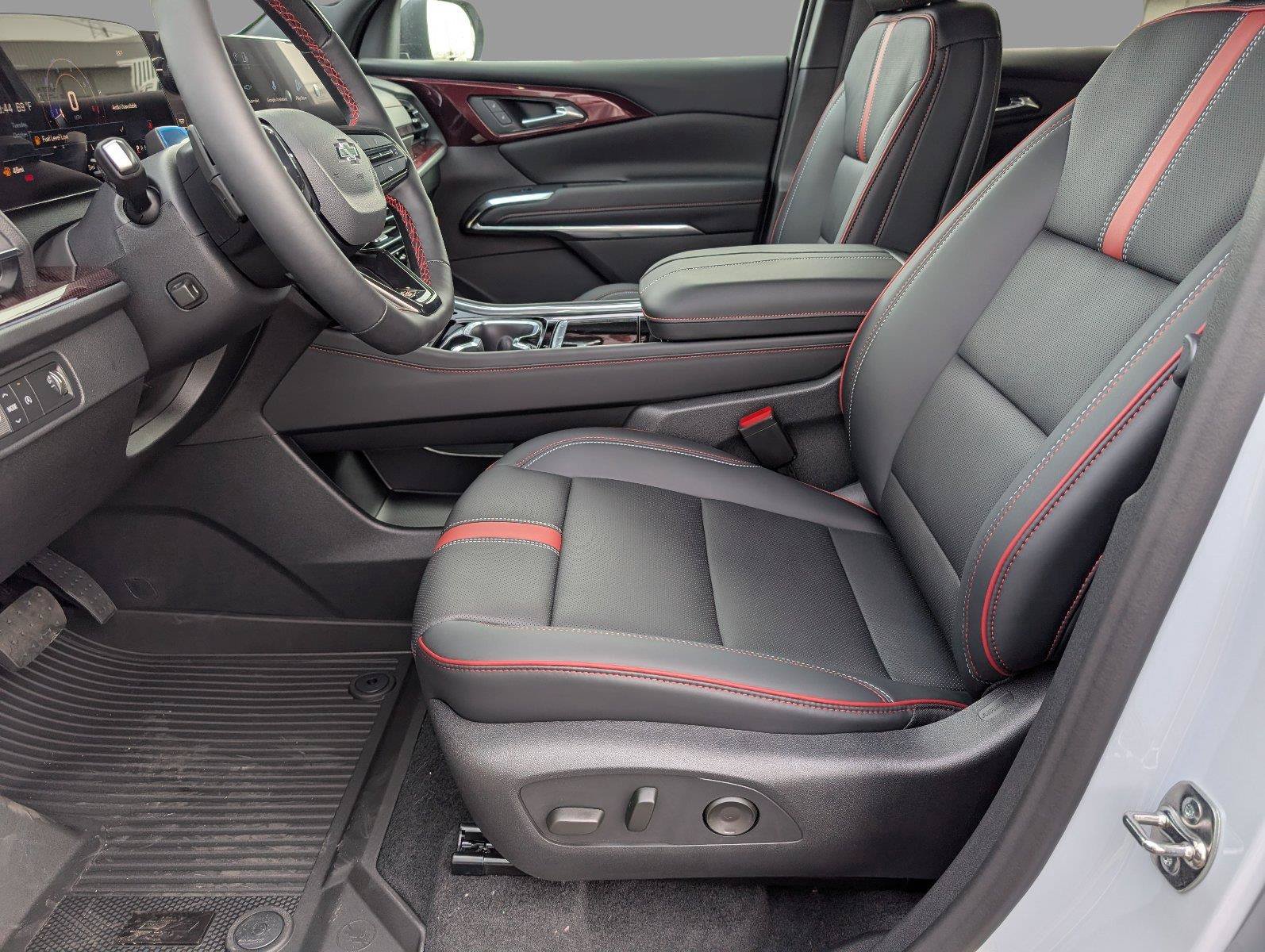 New 2027 Chevrolet Traverse RS w/ LPO, Floor Liner Package FWD image 12