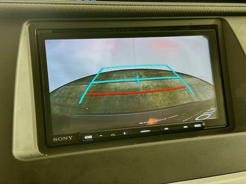 Used 2018 Toyota Highlander XLE w/ Carpet Mat Package (TMS) AWD/4WD image 22