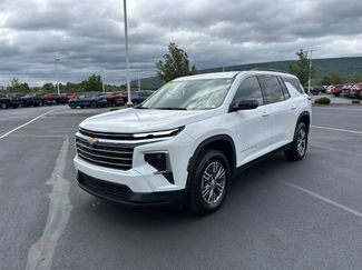 Used 2026 Chevrolet Traverse LT AWD/4WD video 3