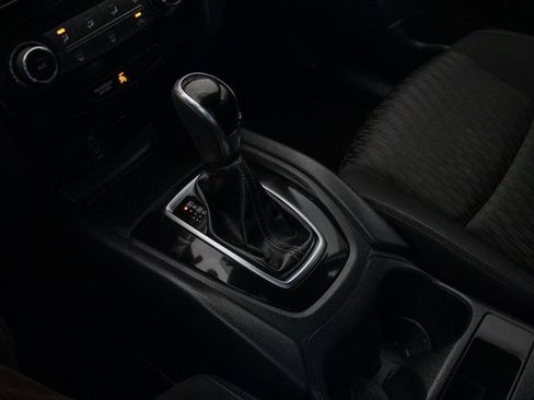 Used 2017 Nissan Rogue S image 32