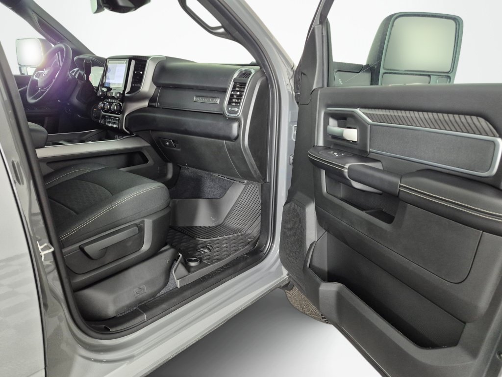 New 2026 RAM 3500 Big Horn AWD/4WD image 41