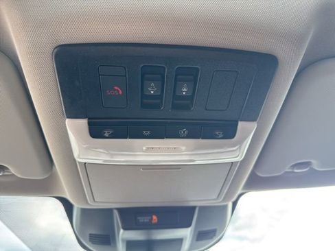 Used 2023 Nissan Rogue SV w/ SV Premium Package image 28