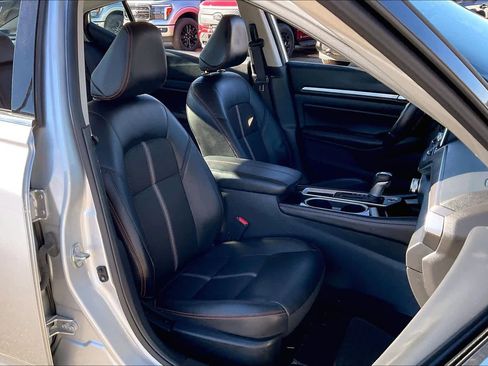 Used 2024 Nissan Altima 2.5 SR image 8
