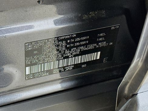 Used 2019 Toyota RAV4 Limited image 12