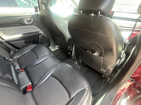 Used 2022 Jeep Compass Latitude FWD image 25