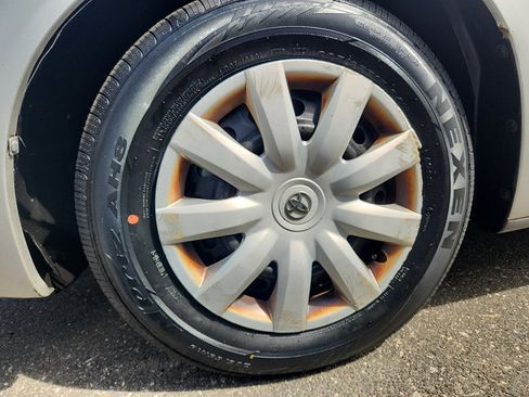 Used 2005 Toyota Camry XLE image 9