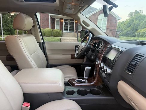 Used 2011 Toyota Sequoia Limited RWD image 33