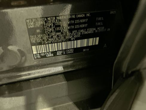 Used 2025 Toyota RAV4 XLE image 36