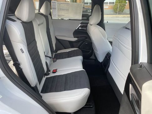 New 2025 Mitsubishi Outlander SE image 26