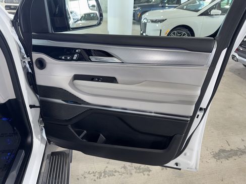 Used 2023 Jeep Grand Wagoneer L 4WD w/ HD Trailer Tow Package image 9