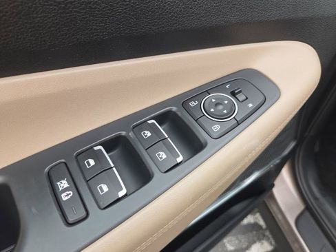 Used 2019 Hyundai Santa Fe SEL FWD image 22