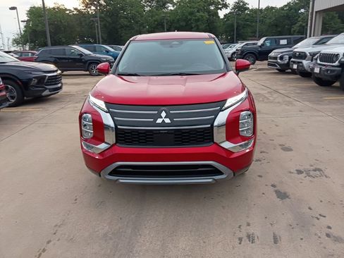 Used 2025 Mitsubishi Outlander SE FWD image 5