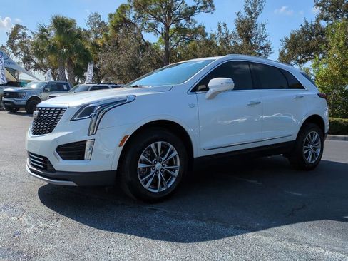 Used 2021 Cadillac XT5 Premium Luxury image 2