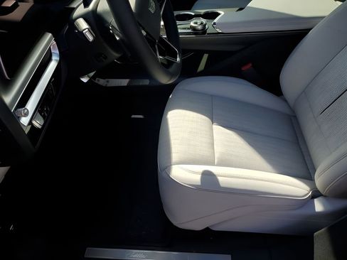 New 2026 Cadillac Lyriq Premium Luxury image 32