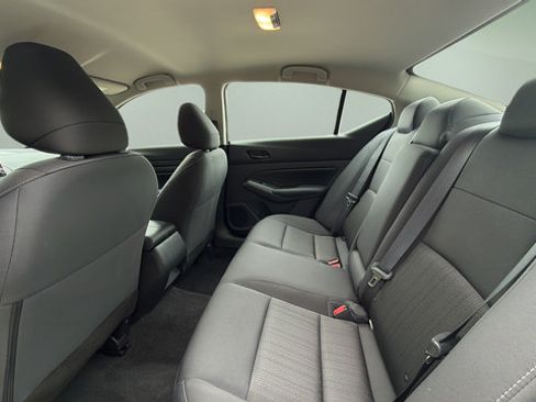 Certified 2025 Nissan Altima 2.5 S FWD image 10