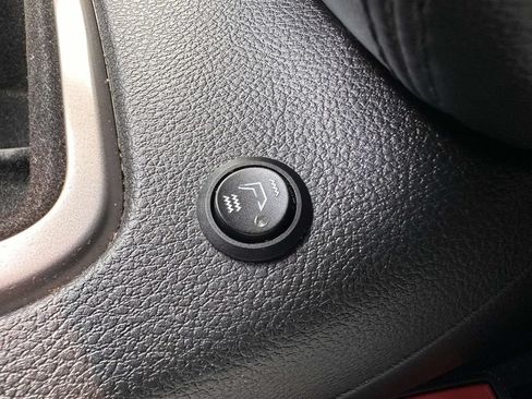 Used 2021 Jeep Grand Cherokee Laredo AWD/4WD image 25