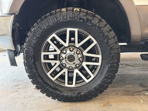 Used 2017 Ford F250 Lariat w/ Lariat Ultimate Package image 12