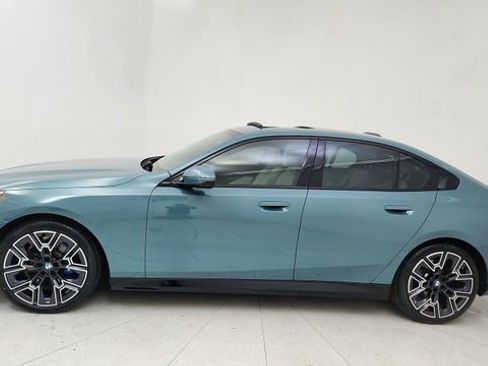 Used 2024 BMW 530i image 3